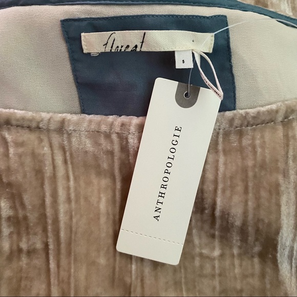 Floreat | Champagne Velvet Shift Dress Short Sleeve Front Pockets Size Small - Picture 7 of 9